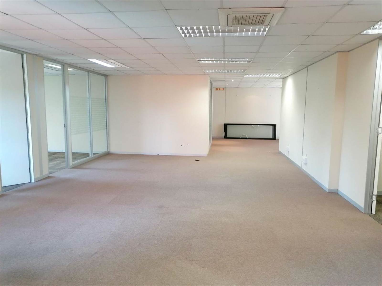 512  m² Commercial space in Bryanston photo number 11