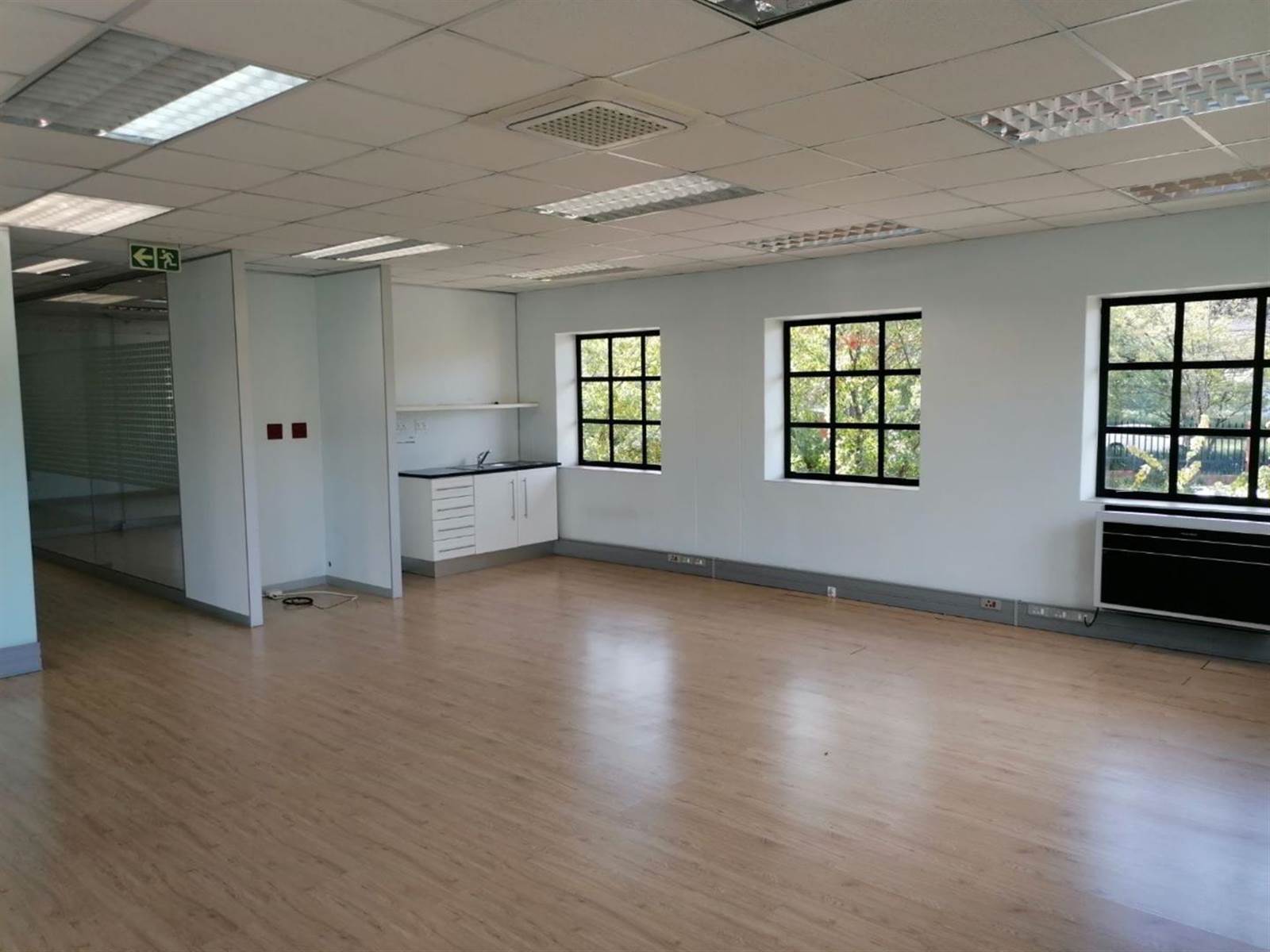 512  m² Commercial space in Bryanston photo number 14