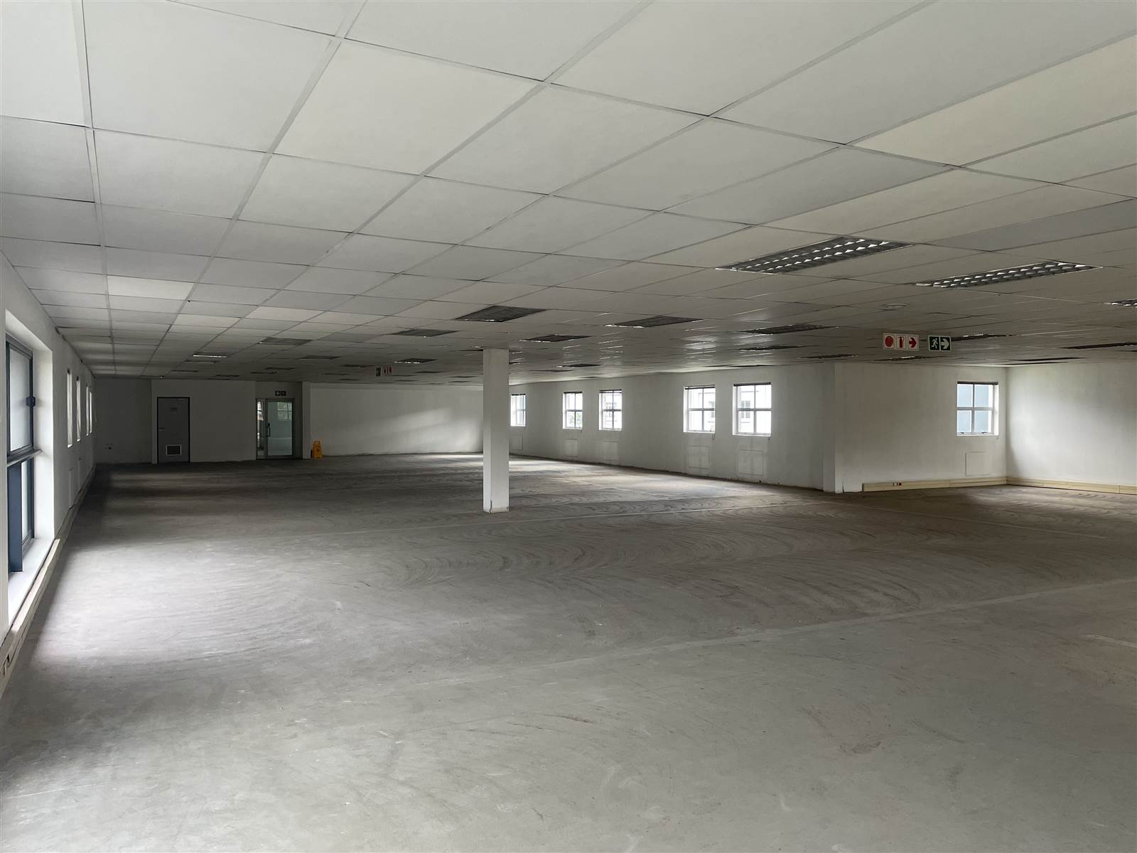 588  m² Commercial space in Halfway Gardens photo number 23