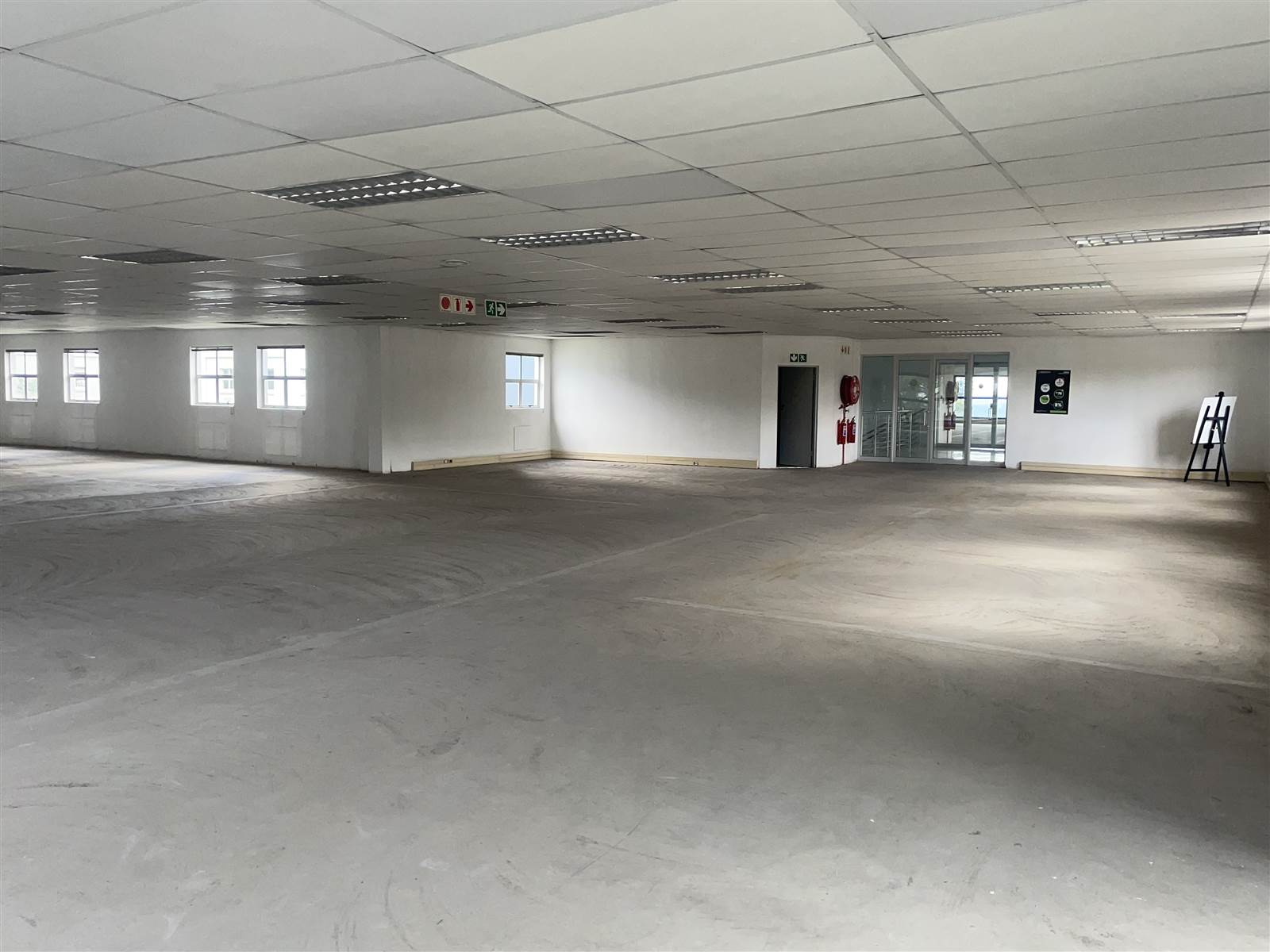 588  m² Commercial space in Halfway Gardens photo number 25