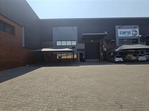 590  m² Industrial space