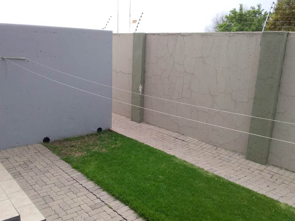 2 Bed Flat in Secunda photo number 19