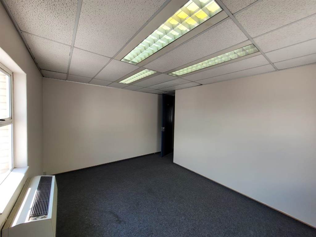 205  m² Commercial space in Kempton Park Central photo number 17