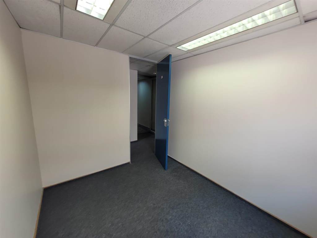 205  m² Commercial space in Kempton Park Central photo number 11