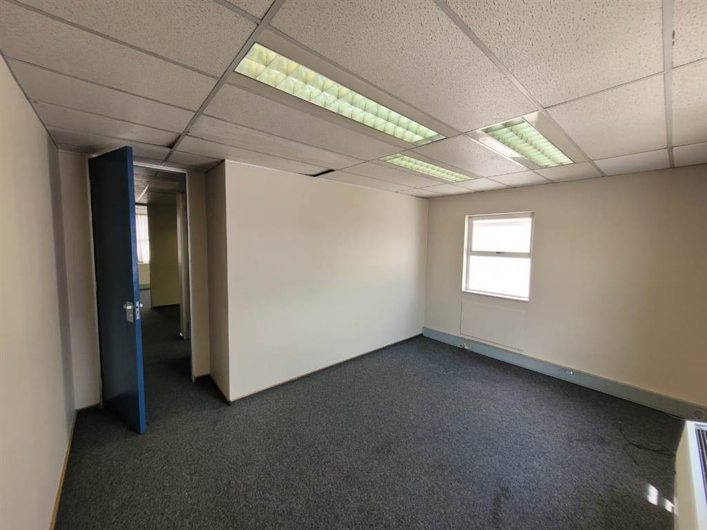 205  m² Commercial space in Kempton Park Central photo number 18
