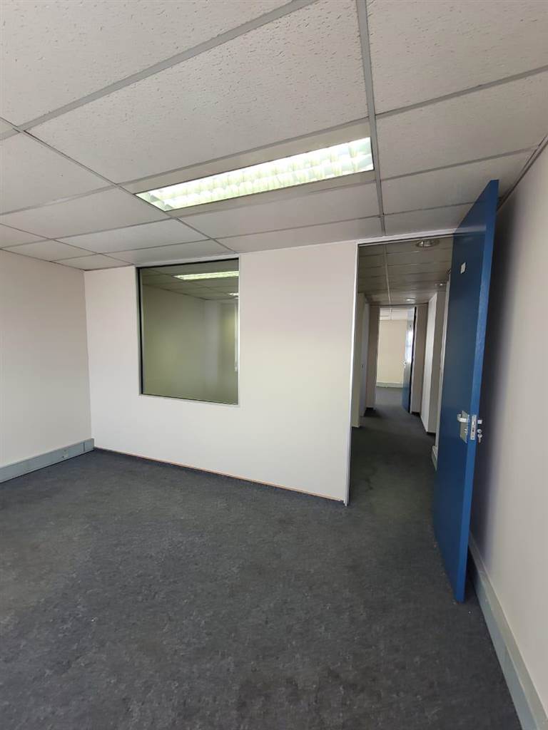 205  m² Commercial space in Kempton Park Central photo number 2