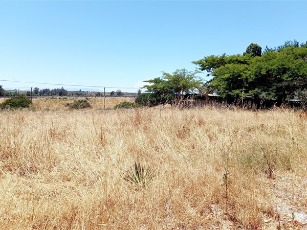 780 m² Land