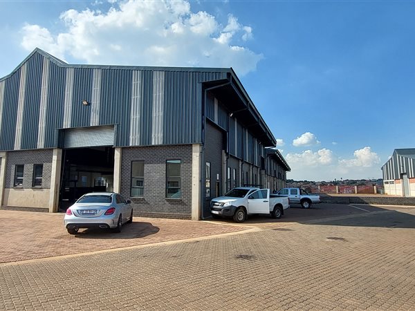 875  m² Industrial space
