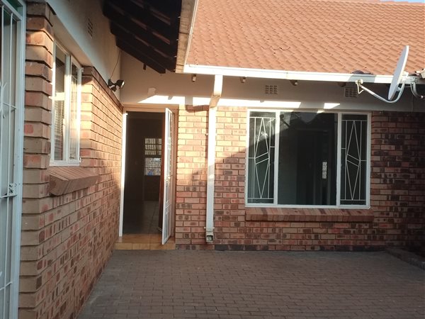 3 Bed Townhouse in Elandsrand