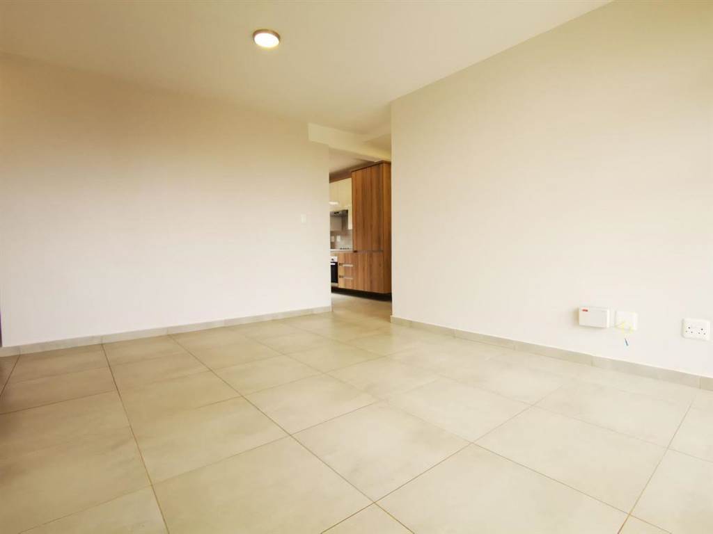 3 Bed Apartment in Shere photo number 5