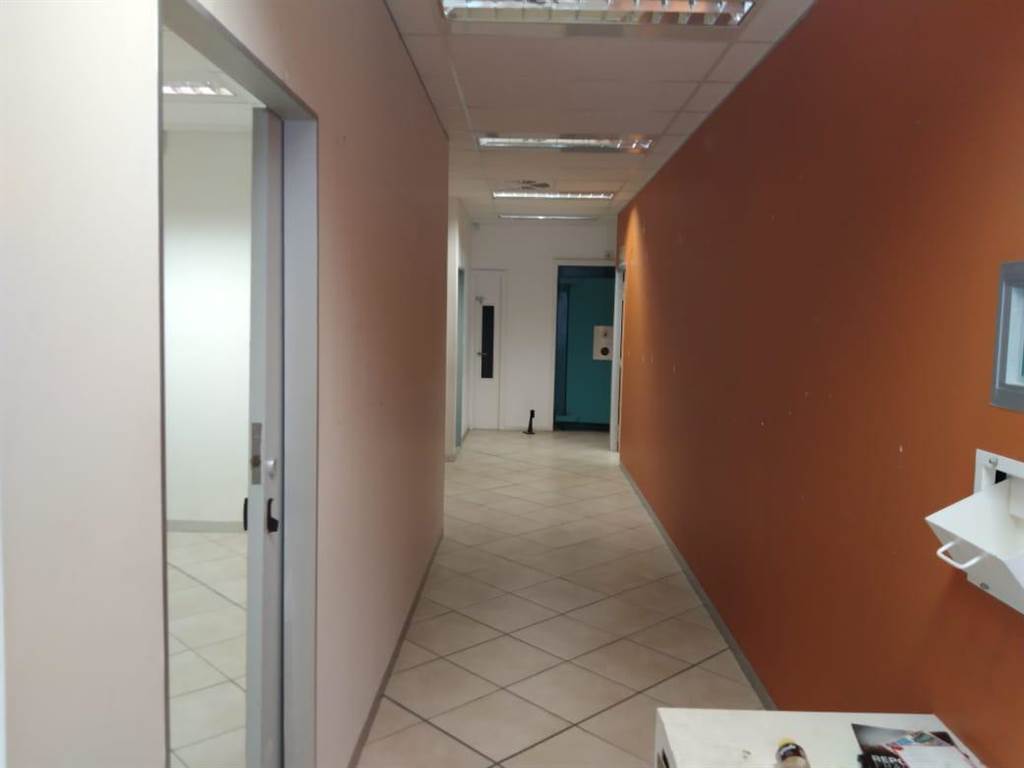 599  m² Commercial space in Morningside photo number 8