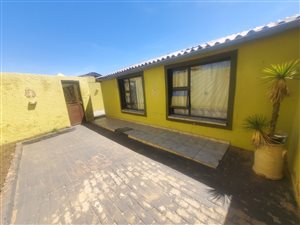 2 Bed House in Naledi