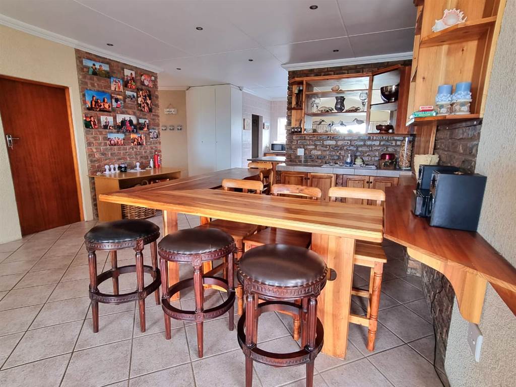 5 Bed House in Stilbaai photo number 6