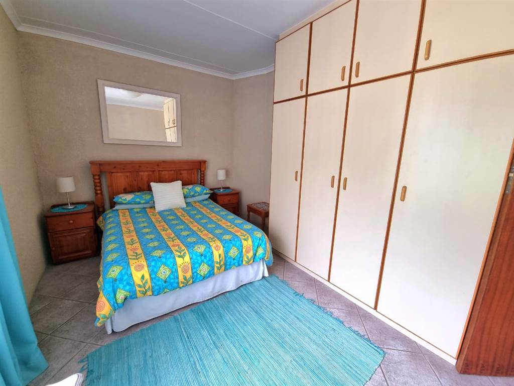 5 Bed House in Stilbaai photo number 12