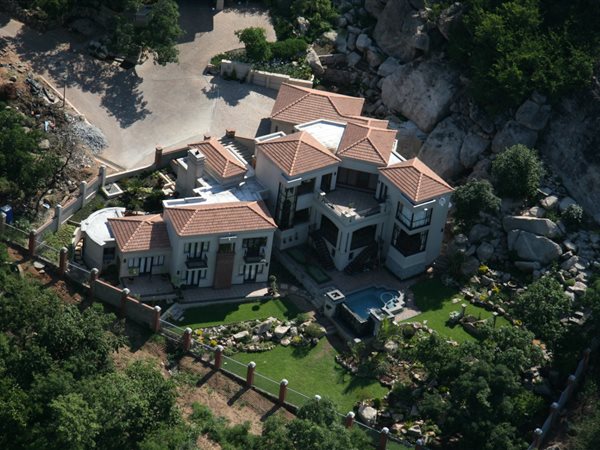 6 Bedroom House