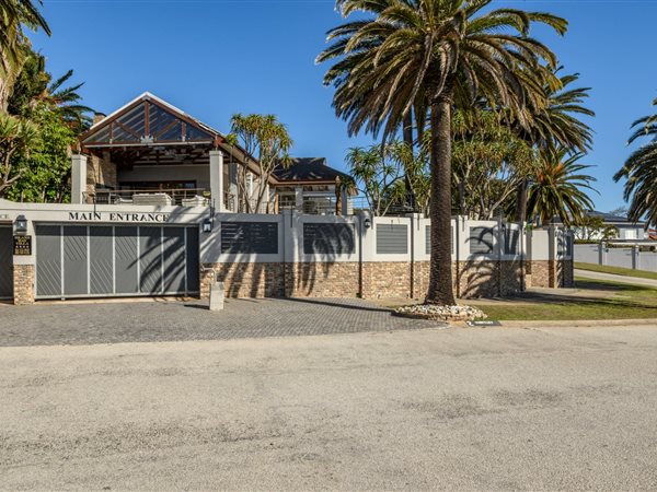 6 Bedroom House