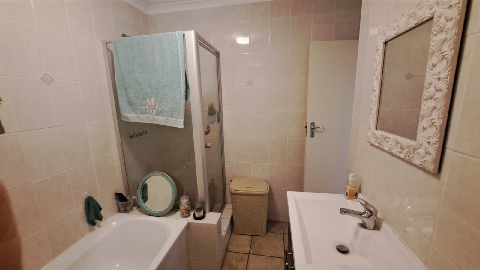 2 Bed Apartment in Rietfontein photo number 17