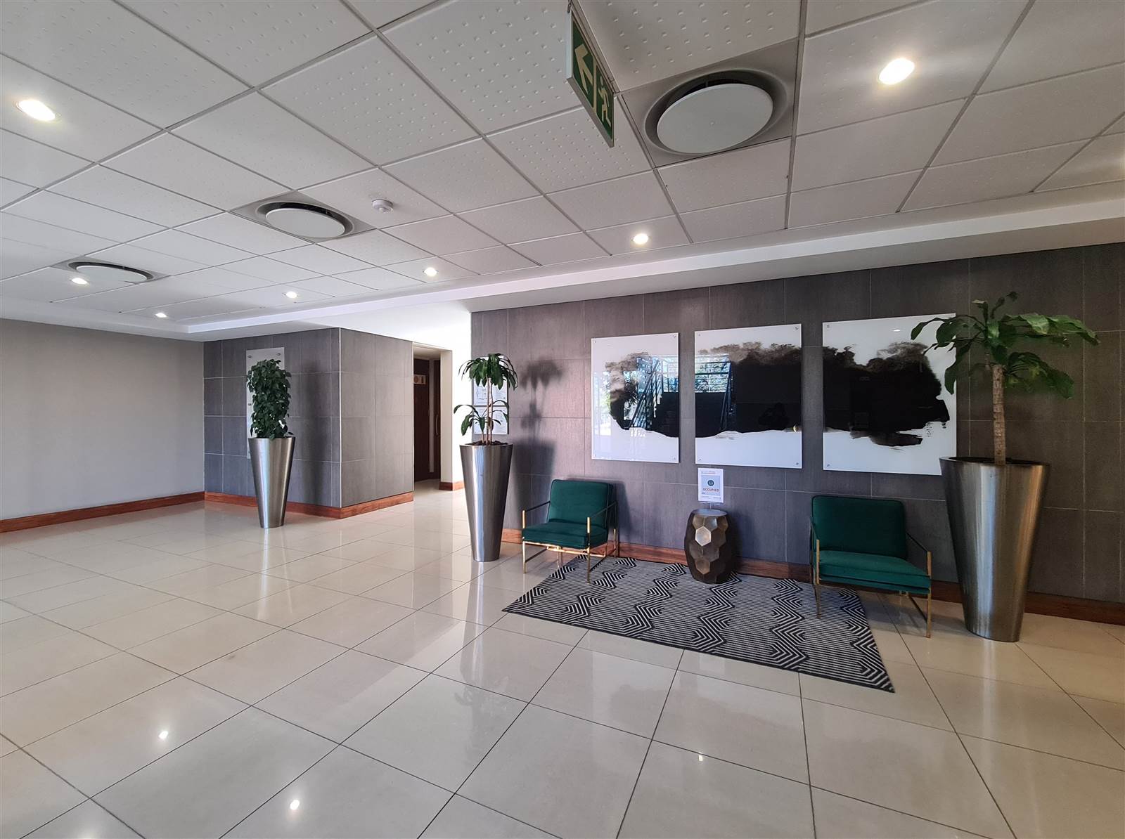 674  m² Commercial space in Bryanston photo number 3
