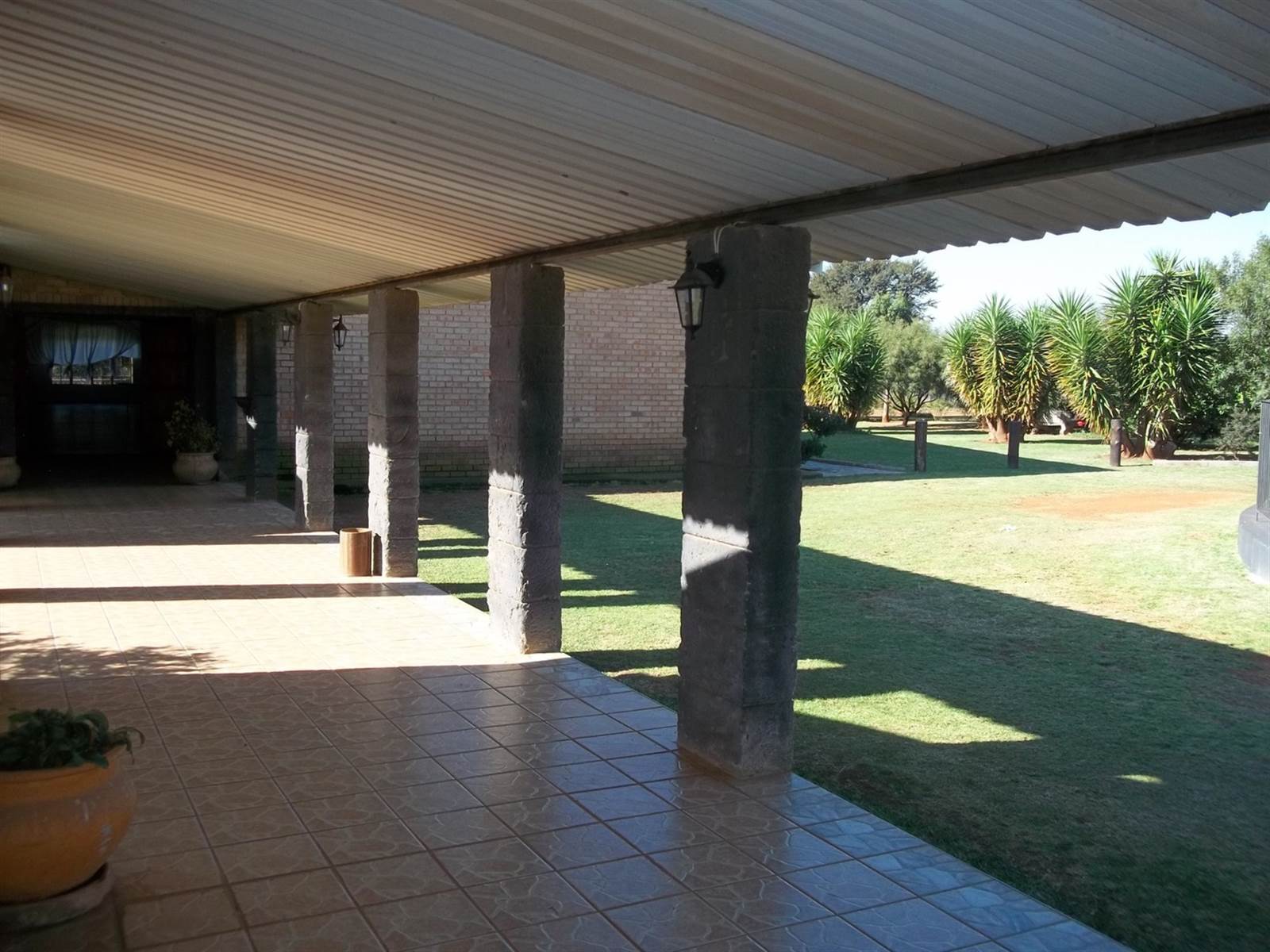 1950  m² Commercial space in Eye of Africa photo number 17