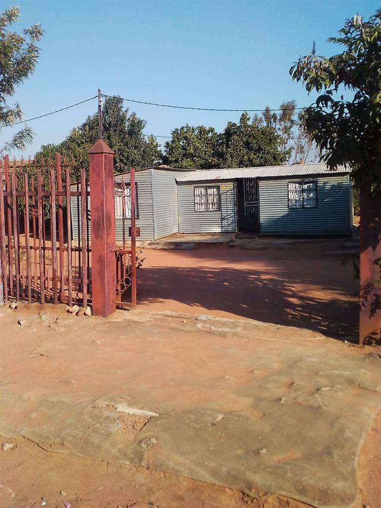 400 m² Land available in Lethlabile photo number 2