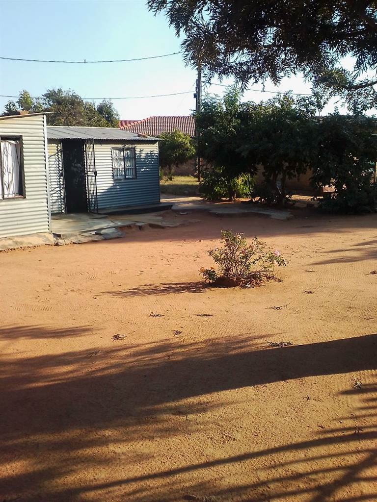 400 m² Land available in Lethlabile photo number 3