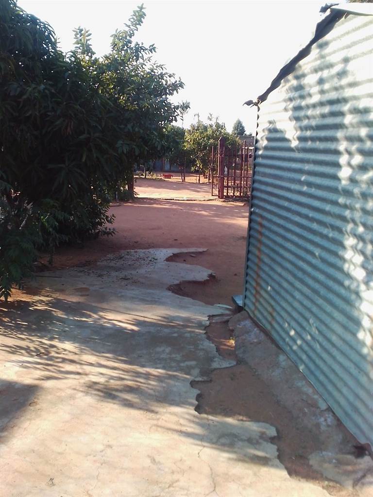 400 m² Land available in Lethlabile photo number 6