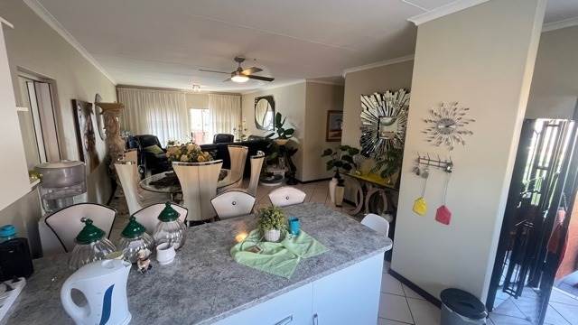 4 Bed Townhouse in Mooikloof Ridge photo number 14
