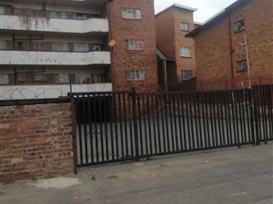 2 Bed Apartment in Rosettenville