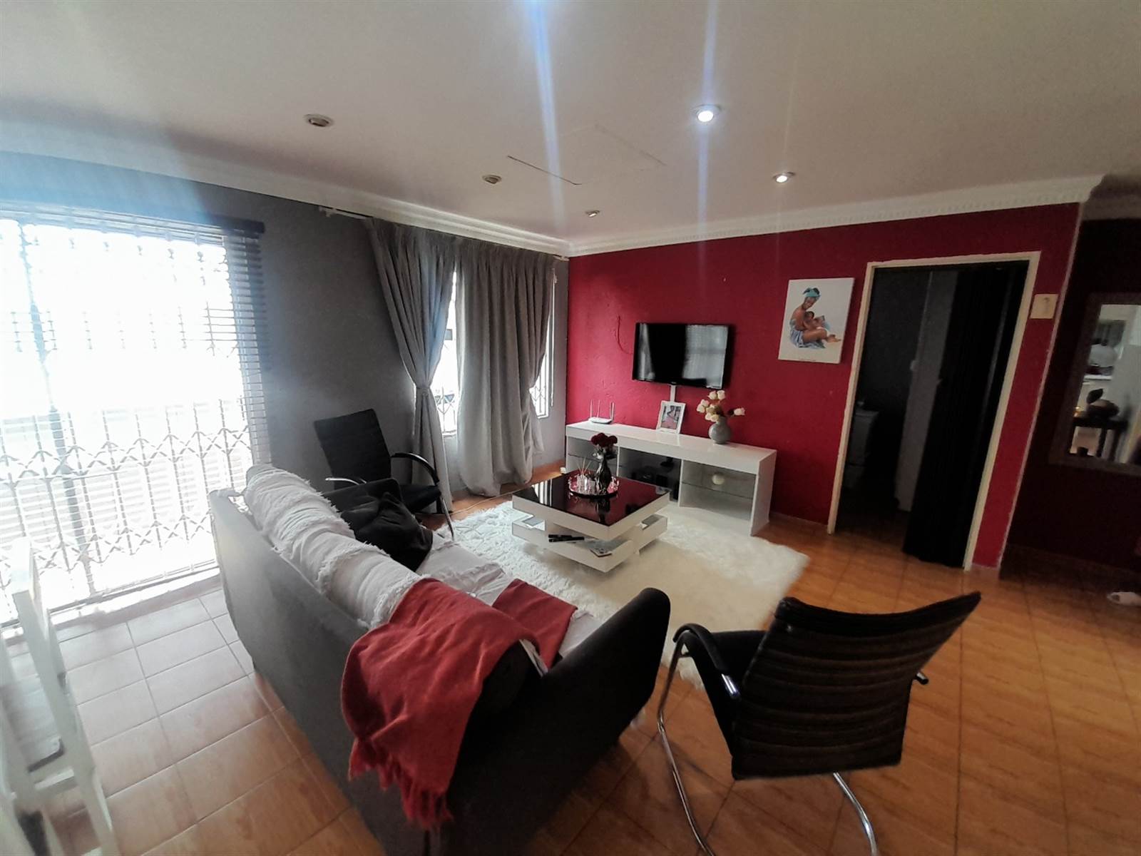 2 Bed Apartment in Naturena photo number 4