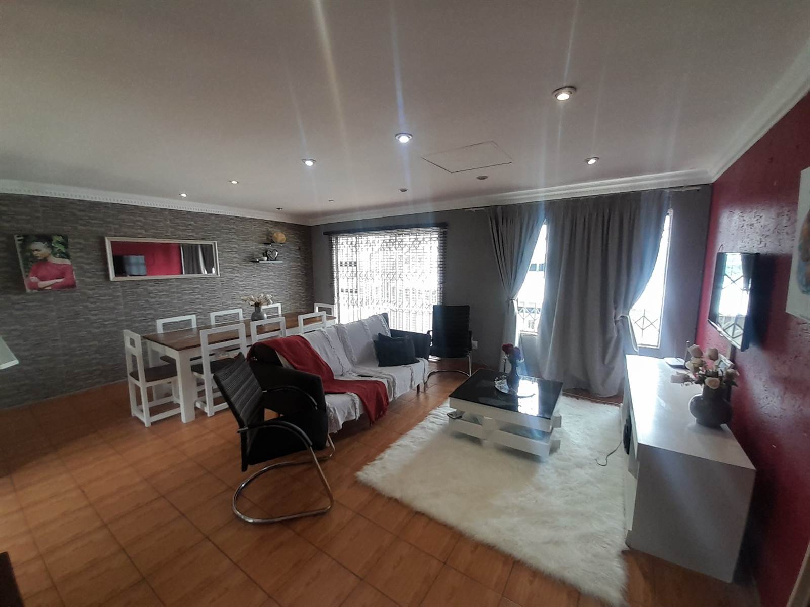 2 Bed Apartment in Naturena photo number 2