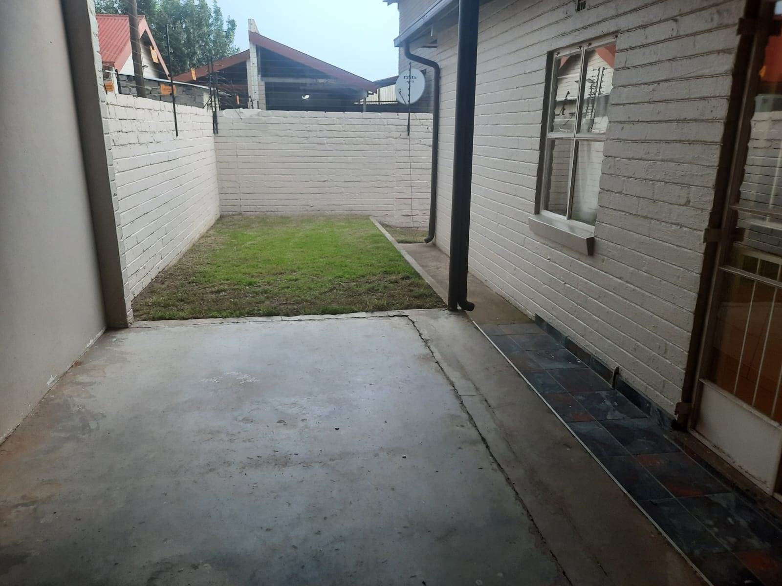 2 Bed Townhouse in Ermelo photo number 13