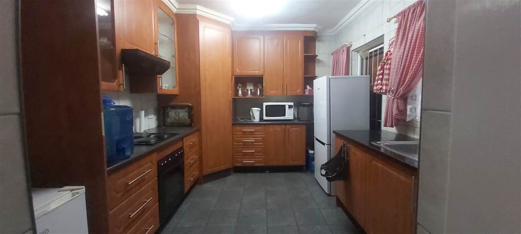 3 Bed Townhouse in Sonlandpark photo number 6