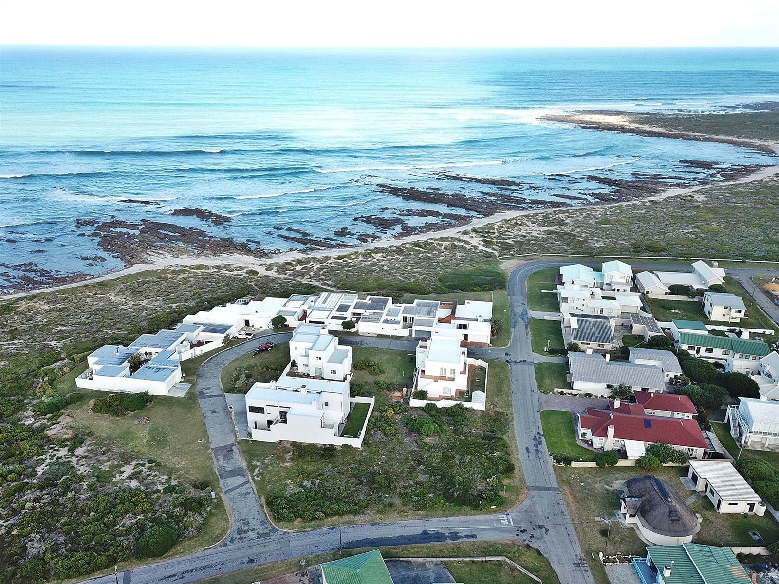 334 m² Land available in Struisbaai photo number 1