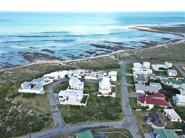 334 m² Land available in Struisbaai