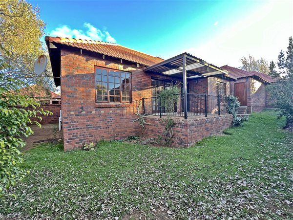 2 Bedroom Townhouse 2 Bedroom Townhouse