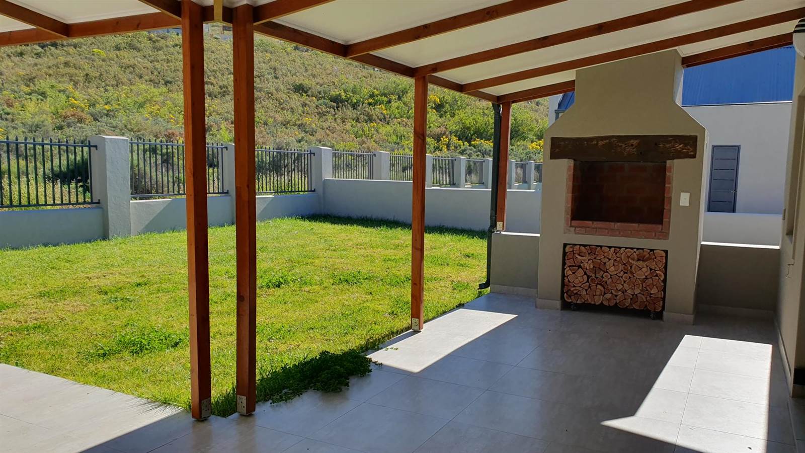 2 Bed House in Montagu photo number 17