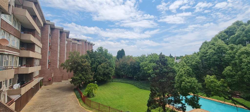 3 Bed Apartment in Menlyn photo number 26