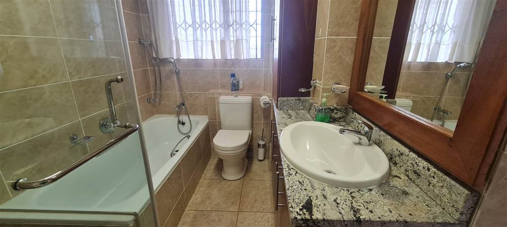 3 Bed Apartment in Menlyn photo number 30