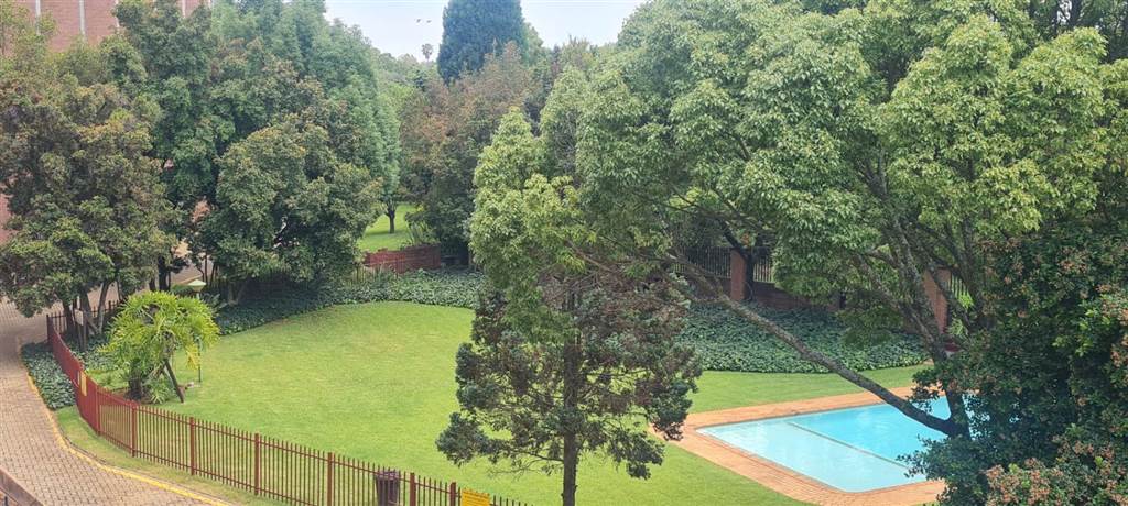 3 Bed Apartment in Menlyn photo number 24