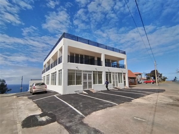 115  m² Commercial space in Bluff
