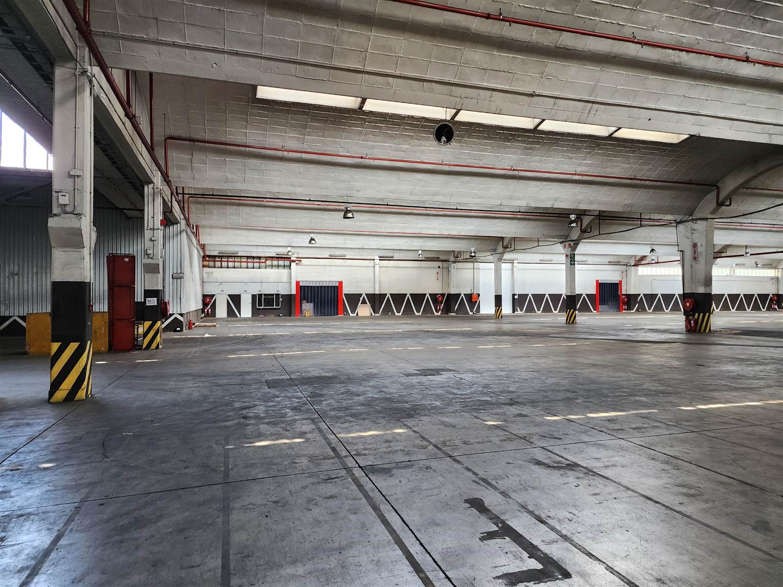 12500  m² Industrial space in Isando photo number 6