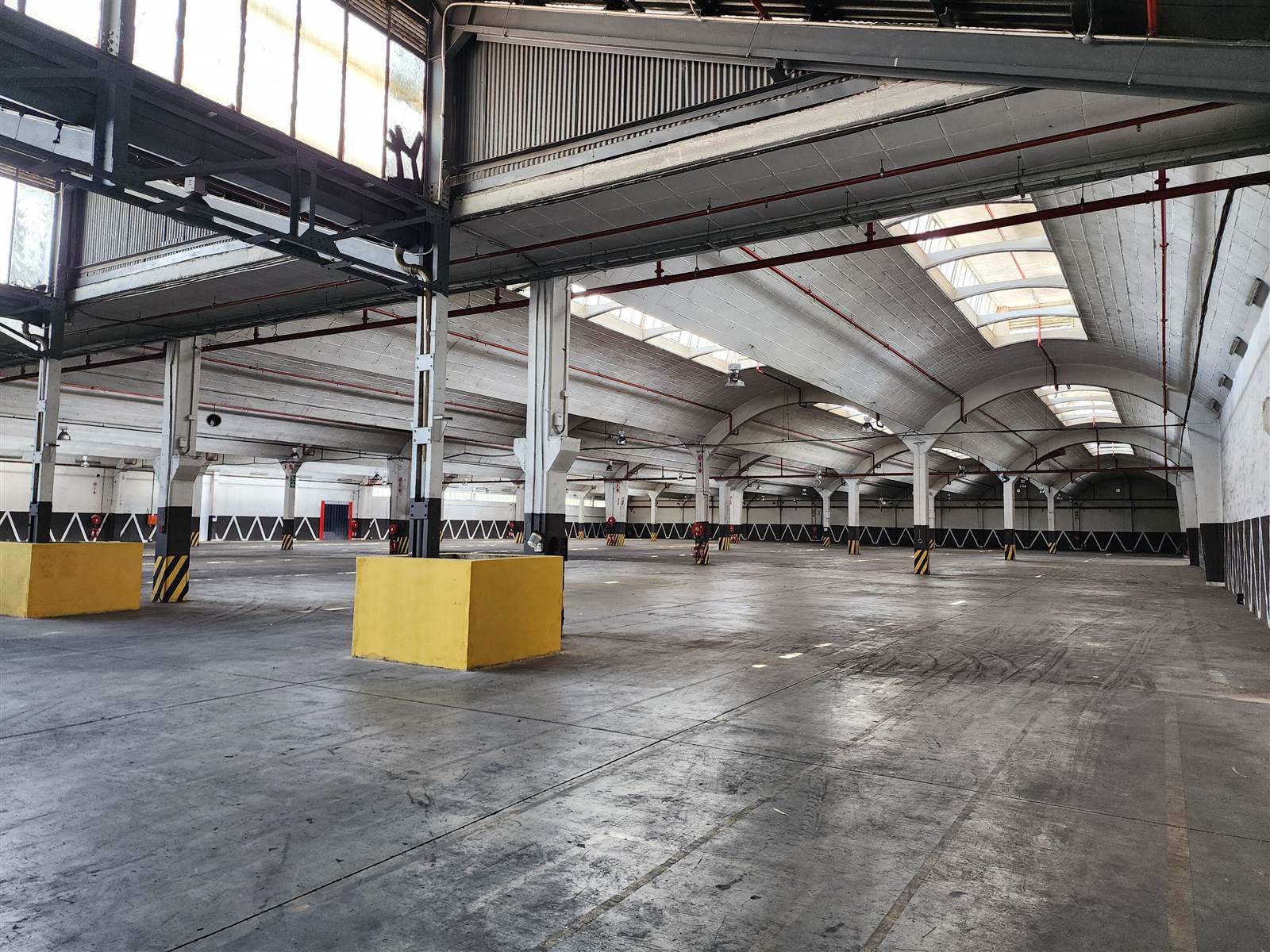 12500  m² Industrial space in Isando photo number 9