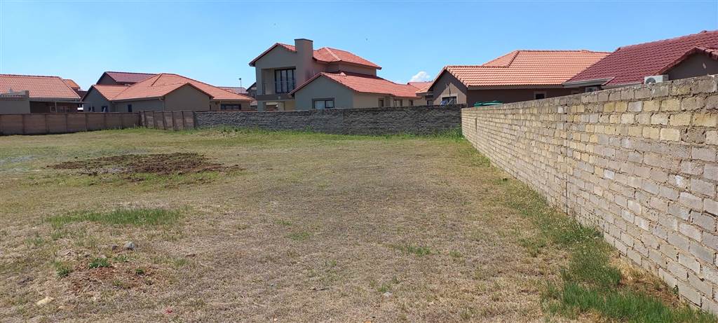 458 m² Land available in Waterval East photo number 1
