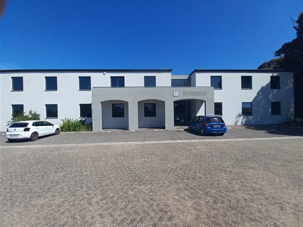860  m² Commercial space in Kenilworth