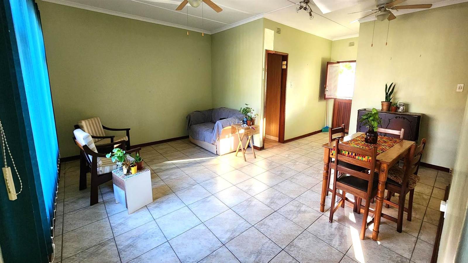 2 Bed Apartment in Umtentweni photo number 6
