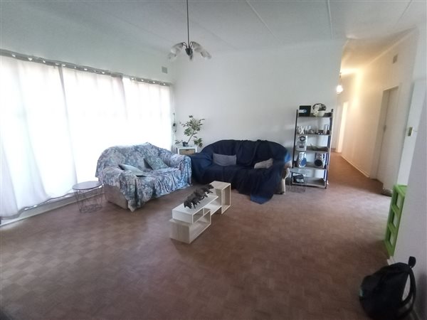 4 Bedroom House 4 Bedroom House
