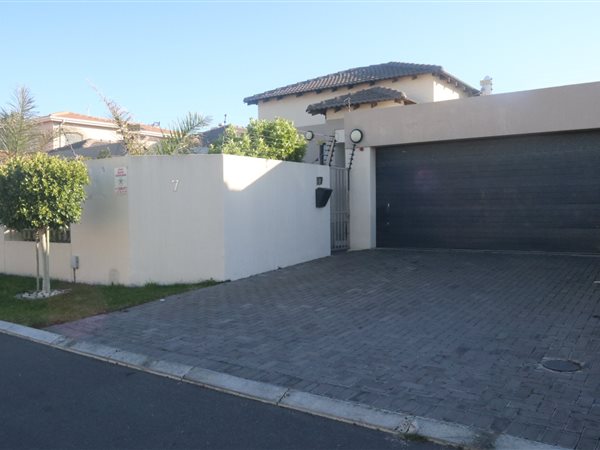 4 Bedroom House 4 Bedroom House