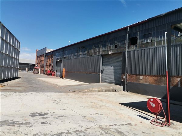 3 302  m² Industrial space