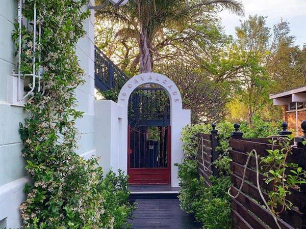 7 Bed House in Green Point