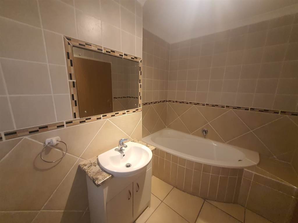 3 Bed Apartment in Kabeljous photo number 15
